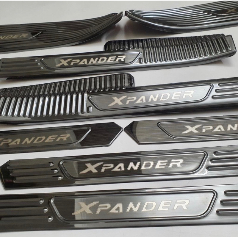 Ốp bậc cửa, nẹp bước chân trong, ngoài xe Xpander 2018-2026 Vân Titan Hàng cao cấp