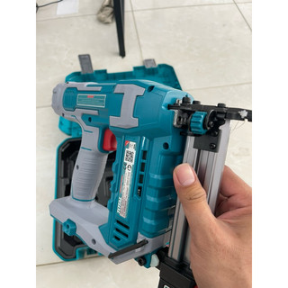 TOTAL Máy bắn đinh bê tông dùng pin 20V TCSTLI3808 & TCSTLI3805