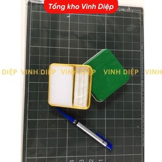 Hộp đựng phấn viết bảng vuông không bụi kèm rẻ lau