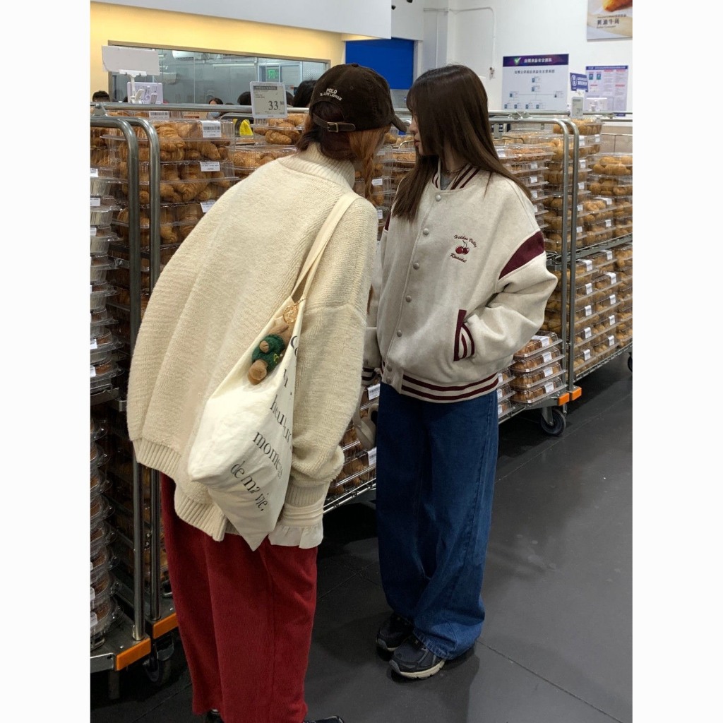 (SẴN)Áo khoác varsity jacket unisex màu ghi trơn viền đỏ họa tiết quả cherry khuy bấm dày dặn bóng chày AK001 - Tiktik