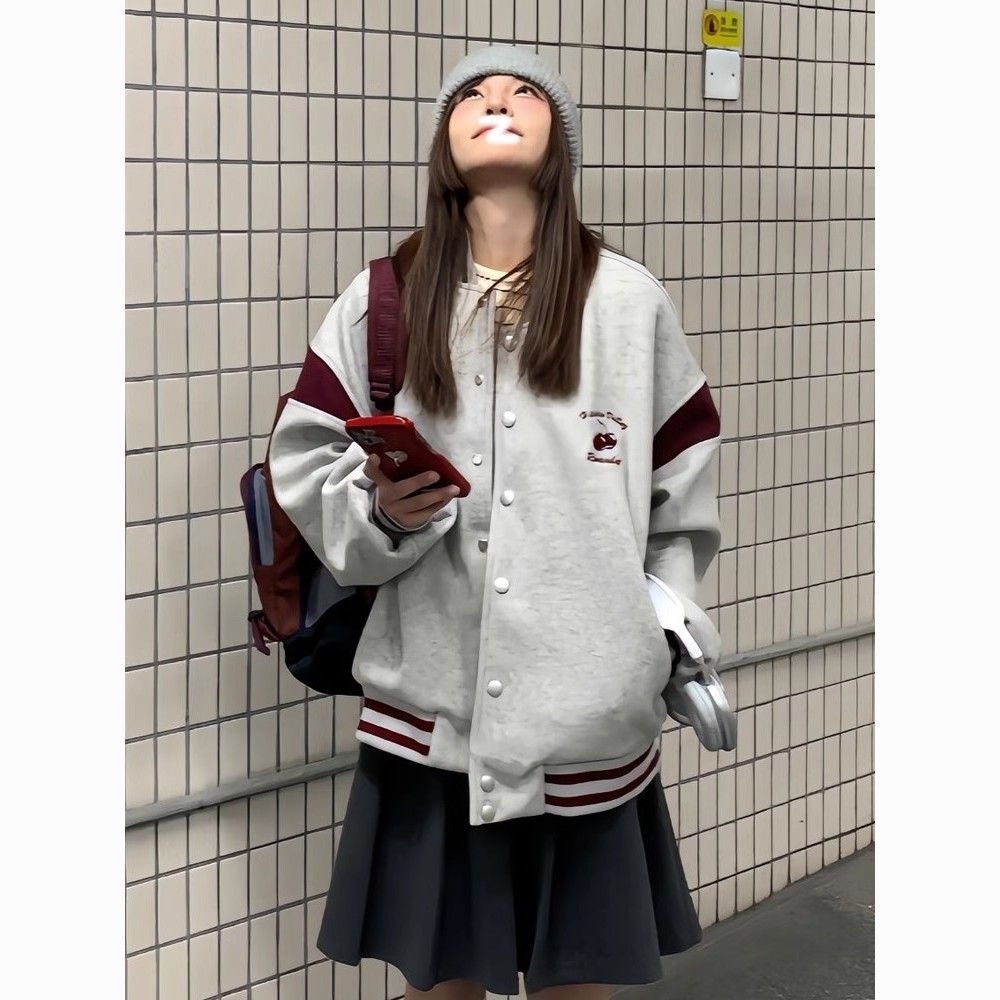 (SẴN)Áo khoác varsity jacket unisex màu ghi trơn viền đỏ họa tiết quả cherry khuy bấm dày dặn bóng chày AK001 - Tiktik