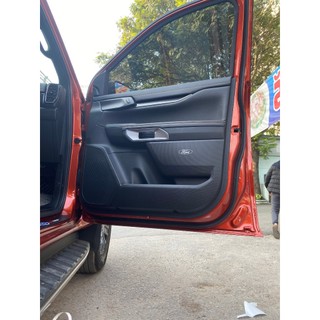 Bộ Dán Chống Xước Tapli Cửa Xe Ford Everest - Viền Vân Da Carbon Cao Cấp