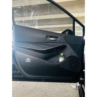 Bộ Dán Chống Xước Tapli Cửa Xe Toyota Altis - Viền Vân Da Carbon Cao Cấp( tặng 1 bộ gương cầu lồi)