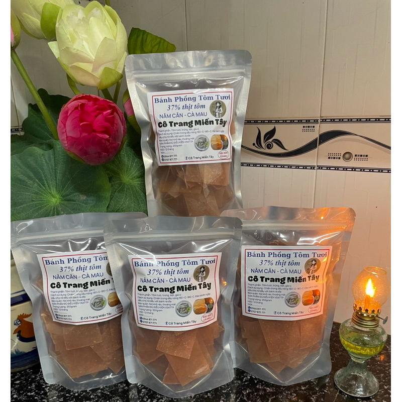 Bánh Phồng Tôm Tươi Cô Trang Miền Tây Đặc Sản Năm Căn Cà Mau ( Túi Zip 250 gram)