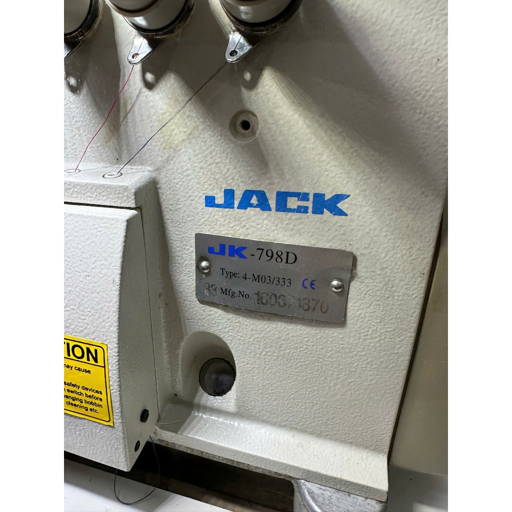 Máy Vắt Sổ Liền Trục Jack JK-798 – Máy May Công Nghiệp Chính Hãng, Kèm Mảnh Bàn, Chạy Êm, Bền Bỉ, Hiệu Suất Cao
