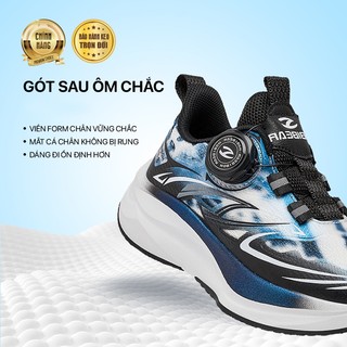 Giày bé trai Hobibear AS8661 xanh navy có khóa xoay tiện lợi, giày thể thao nhẹ bền dành cho trẻ em.