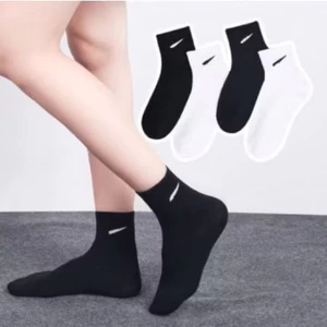 Set 5 đôi tất vớ nam nữ thể thao thời trang đen / trắng