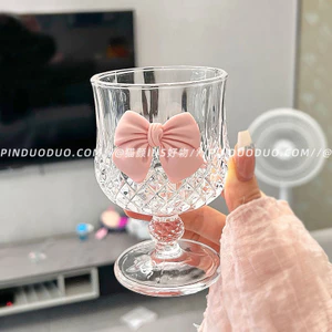 Ly uống nước kèm nơ hồng