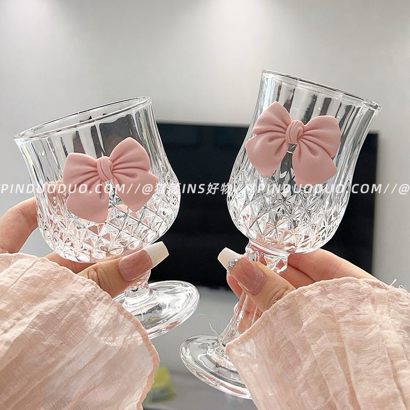 Ly uống nước kèm nơ hồng
