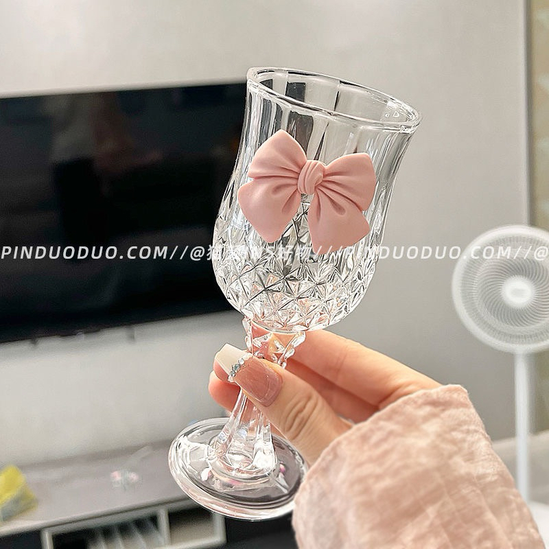 Ly uống nước kèm nơ hồng