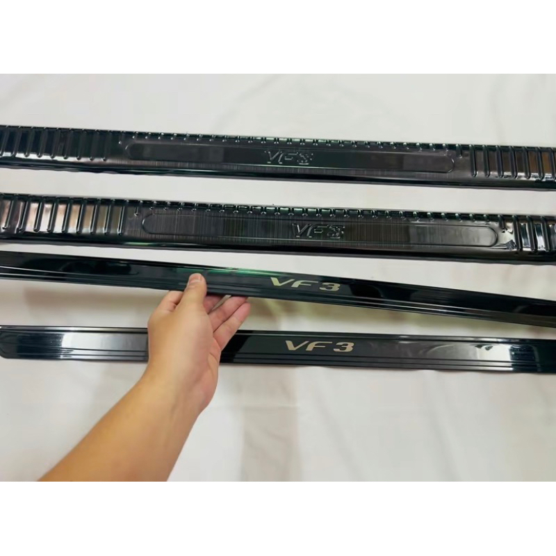 Ốp bậc cửa, nẹp bước chân trong, ngoài xe Vinfast VF3 vân Titan