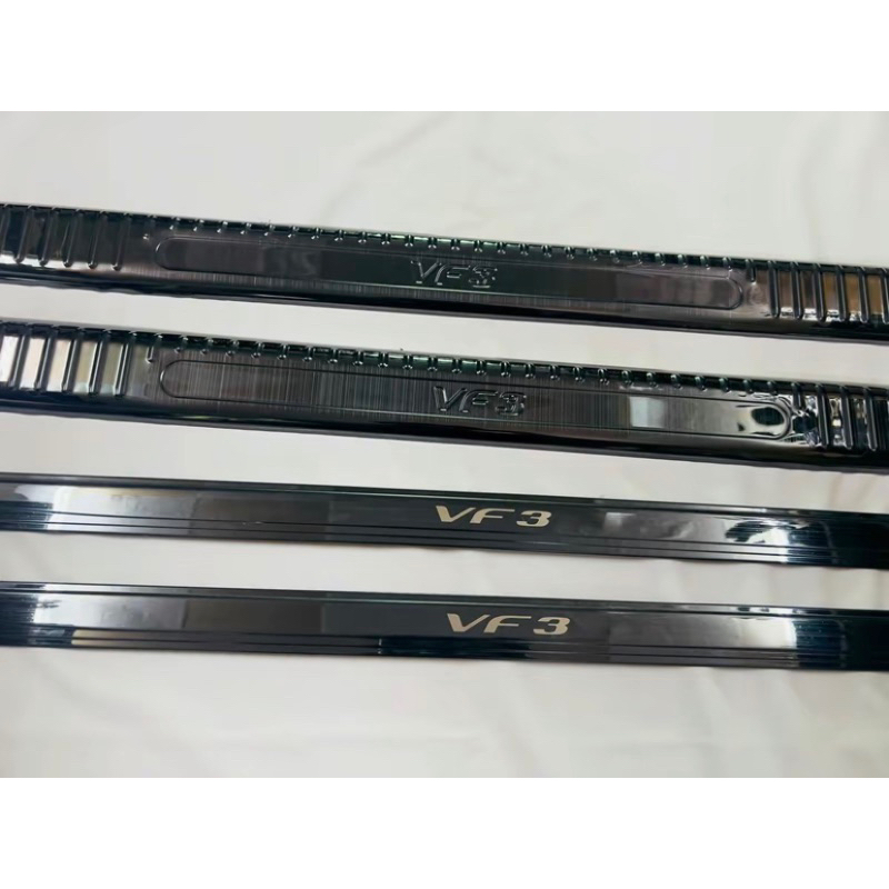 Ốp bậc cửa, nẹp bước chân trong, ngoài xe Vinfast VF3 vân Titan