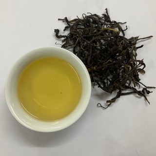 Hoàng trà hũ gốm 60g - Trà Shan tuyết cổ thụ 300 năm tuổi-SuGiTea