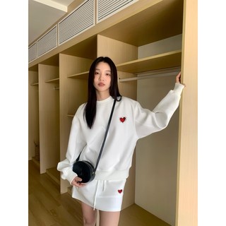 Set Bộ Nỉ Nữ Thu Đông CHEPOL Cổ Tròn, In Tim ( Áo Sweater Đen + Chân Váy Đen ) Chất Nỉ Chân Cua Cao Cấp, Dày Dặn- CPN220
