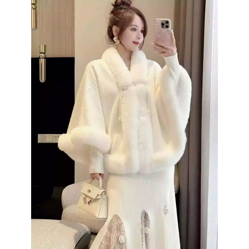 Áo Khoác/Áo Choàng Lông Cừu Mùa Đông Màu Trắng Kem Kèm Ảnh Thật Tại Shop
