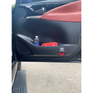 Bộ Dán Chống Xước Tapli Cửa Xe Toyota Innova 2016- 2023 - Viền Vân Da Carbon Cao Cấp( tặng 1 bộ gương cầu lồi)