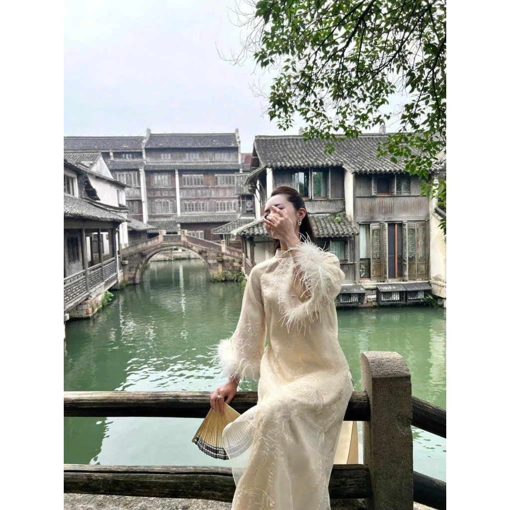 Áo dài nữ 4 tà GIAI THỤY Tamdesigner tay đính lông vũ trắng,Áo dài hiện đại sang chảnh cách tân kèm quần theo bộ cao cấp