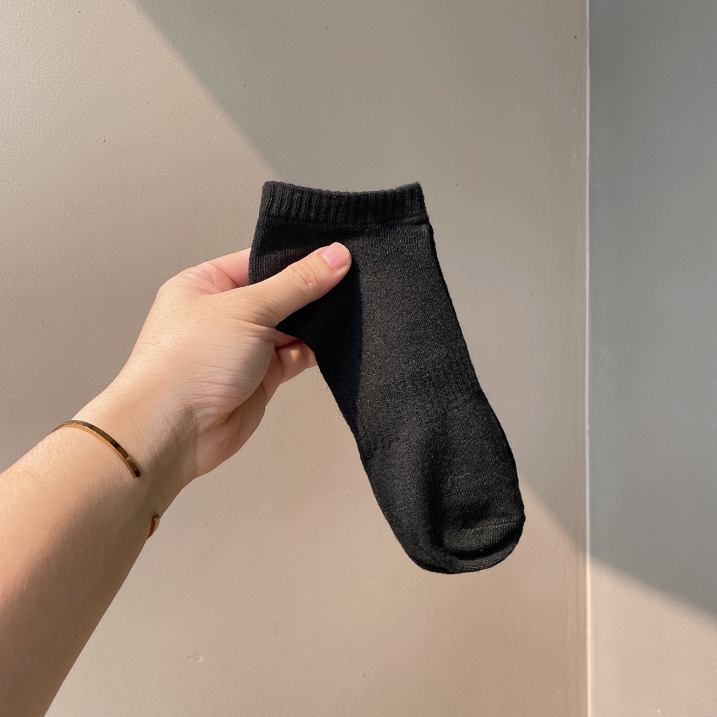 Tất vớ nam nữ cổ ngắn basic màu đen trắng, chất liệu cotton co giãn 4 chiều - Ekiu shop