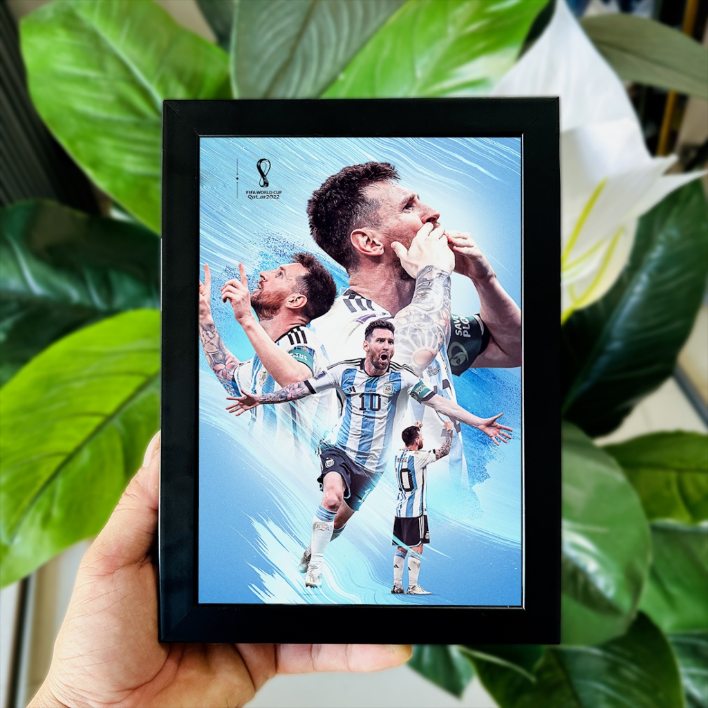 Tranh Ảnh Poster Để Bàn Cầu Thủ Bóng Đá Lionel Messi (M10) Nhiều Mẫu Mã và Kích Thước (Có Thể Treo)
