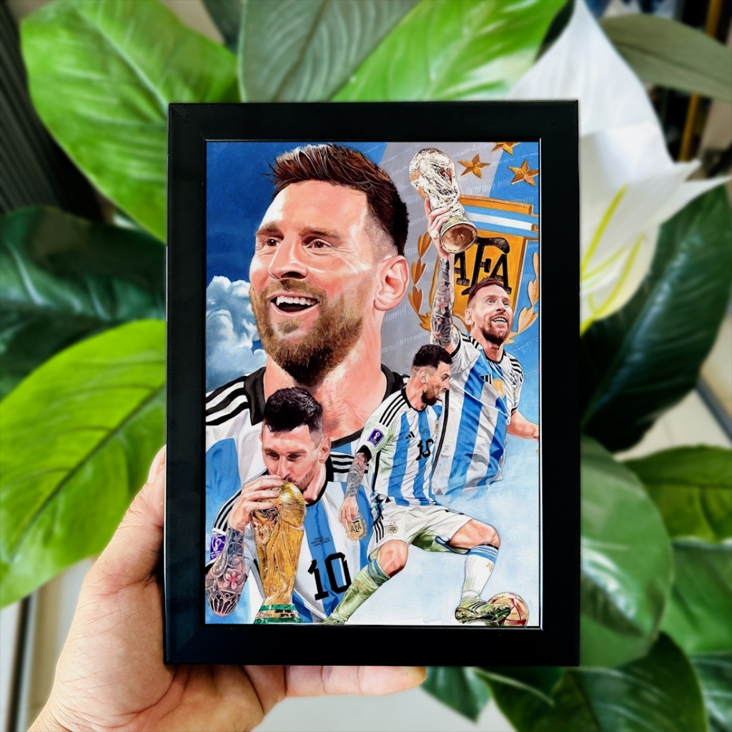 Tranh Ảnh Poster Để Bàn Cầu Thủ Bóng Đá Lionel Messi (M10) Nhiều Mẫu Mã và Kích Thước (Có Thể Treo)