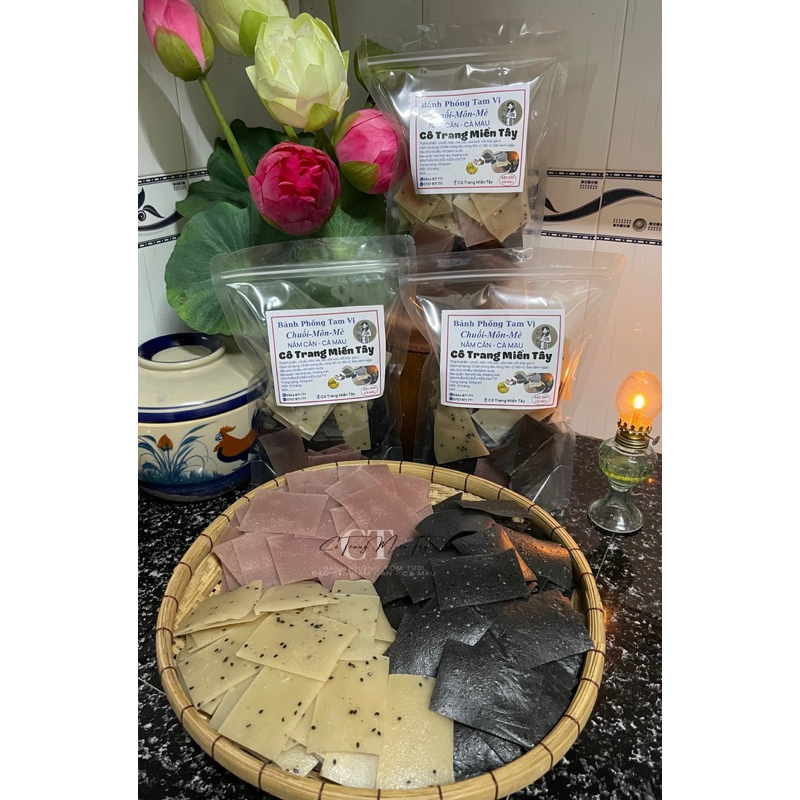 Bánh phồng Tam Vị Chuối - Khoai môn - Mè đen / Bánh phồng ngon / Đặc sản Năm Căn cà mau / Cô Trang Miền Tây / Túi 500g
