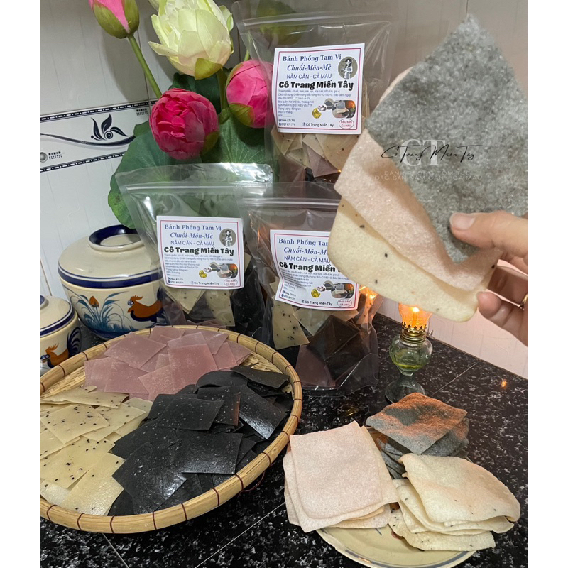 Bánh phồng Tam Vị Chuối - Khoai môn - Mè đen / Bánh phồng ngon / Đặc sản Năm Căn cà mau / Cô Trang Miền Tây / Túi 500g