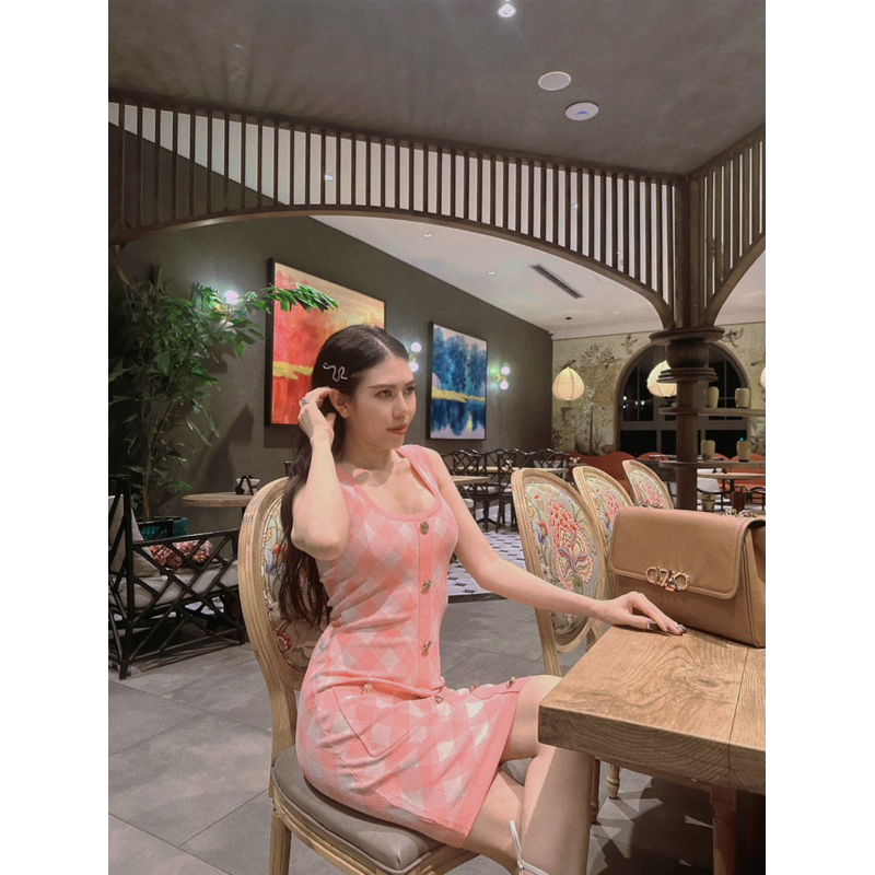 Đầm len nút ôm body Balman màu hồng