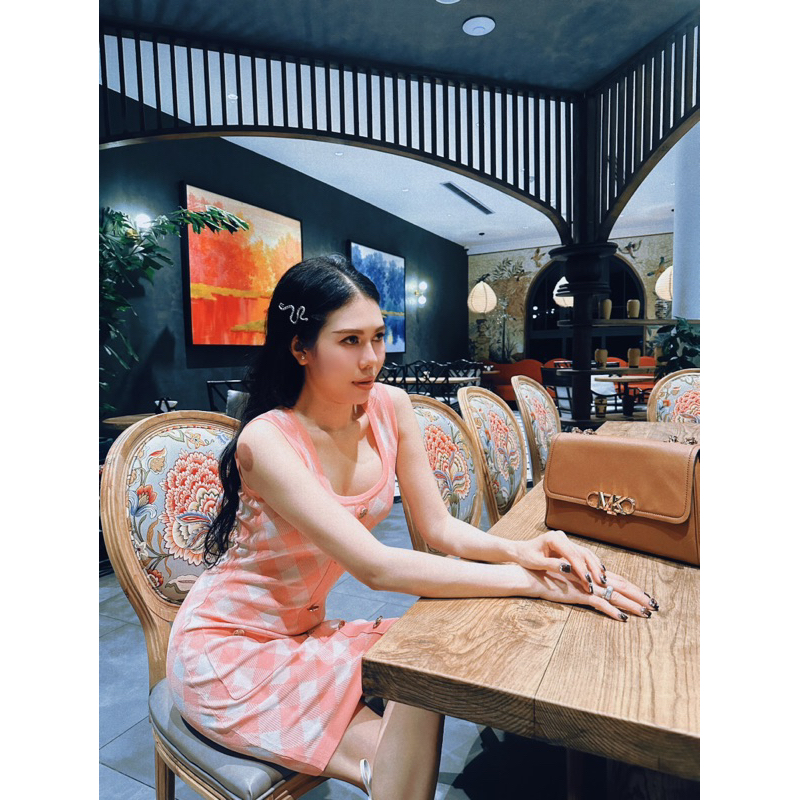 Đầm len nút ôm body Balman màu hồng