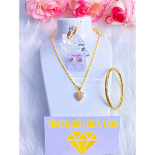 Bộ trang sức bốn món hoa tai nhẫn, dây chuyền, vòng tay kim tiền dành cho nữ.
