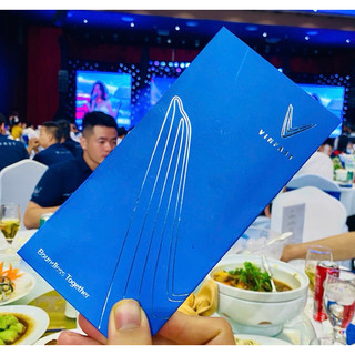 Lì xì Vinfast, in logo nhũ bạc, lì xì Tết, quà tặng ý nghĩa, dùng sự kiện