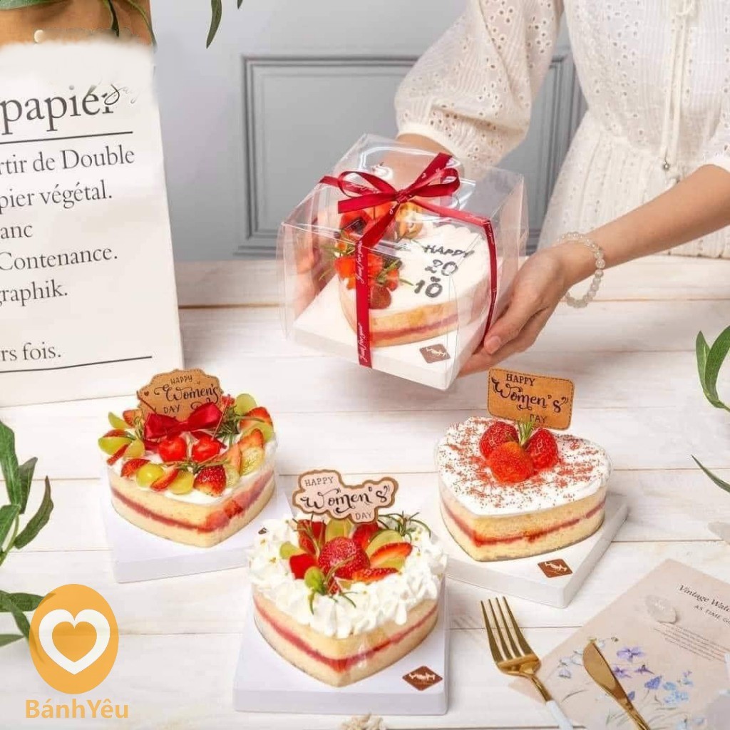 Hộp trái tim mica đựng bánh mousse, rau câu quà tặng sinh nhật 8/3