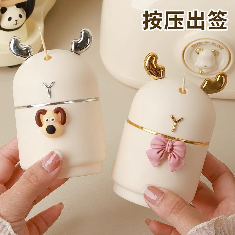 Lọ tăm gấu kèm charm