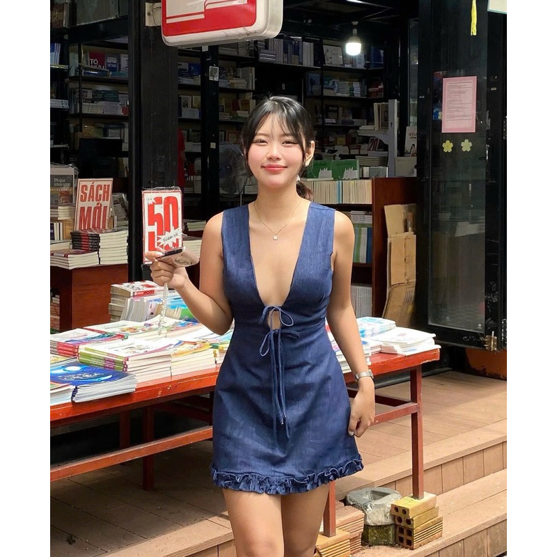 Đầm sơmi xẻ ngực với thiết kế năng động kèm cột nơ và dây kéo xinh xắn - GemBoutique - Somi Dress