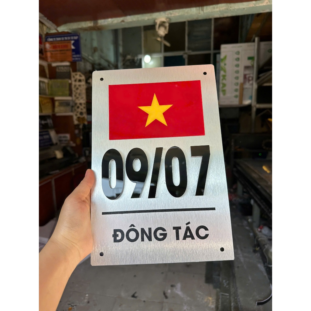 BIỂN SỐ NHÀ CỜ ĐỎ SAO VÀNG,Màu xước bạc  SỐ NỔI