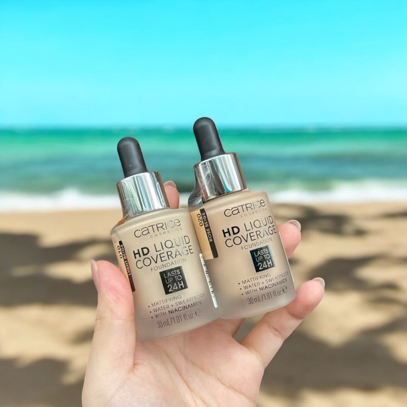 Kem nền dạng lỏng Catrice HD Liquid Coverage tạo lớp che phủ tự nhiên lên tới 24h.