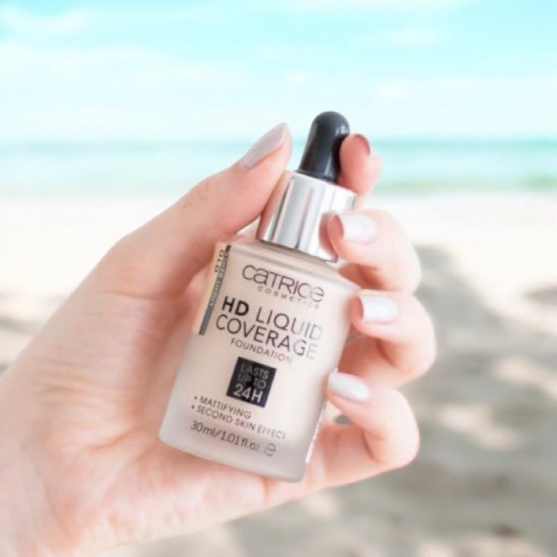 Kem nền dạng lỏng Catrice HD Liquid Coverage tạo lớp che phủ tự nhiên lên tới 24h.