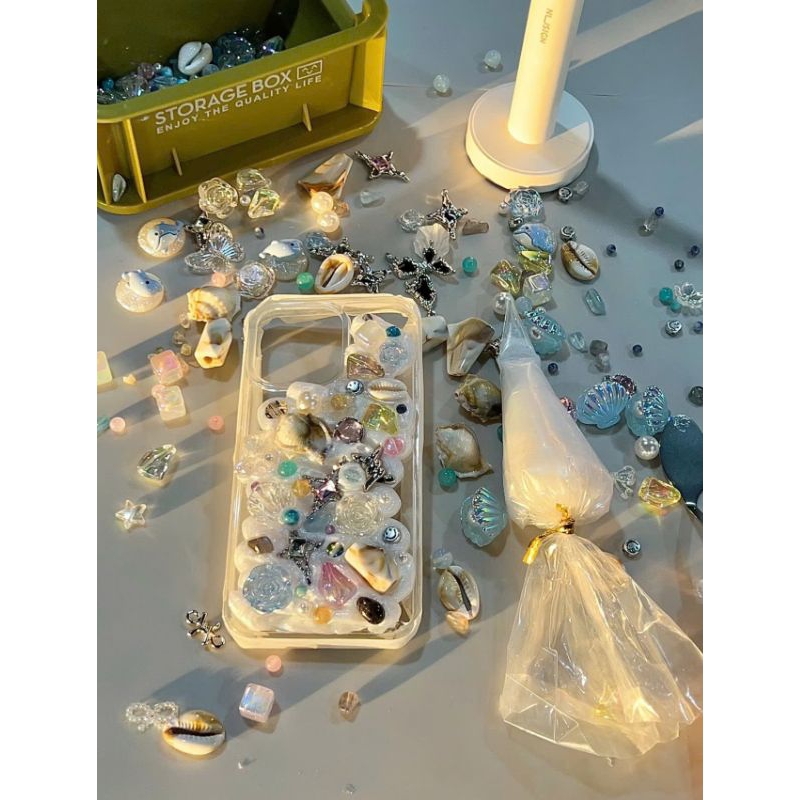 ỐP LƯNG ĐIỆN THOẠI TRONG SUỐT TỰ THIẾT KẾ ĐÍNH KÈM HẠT CHARM