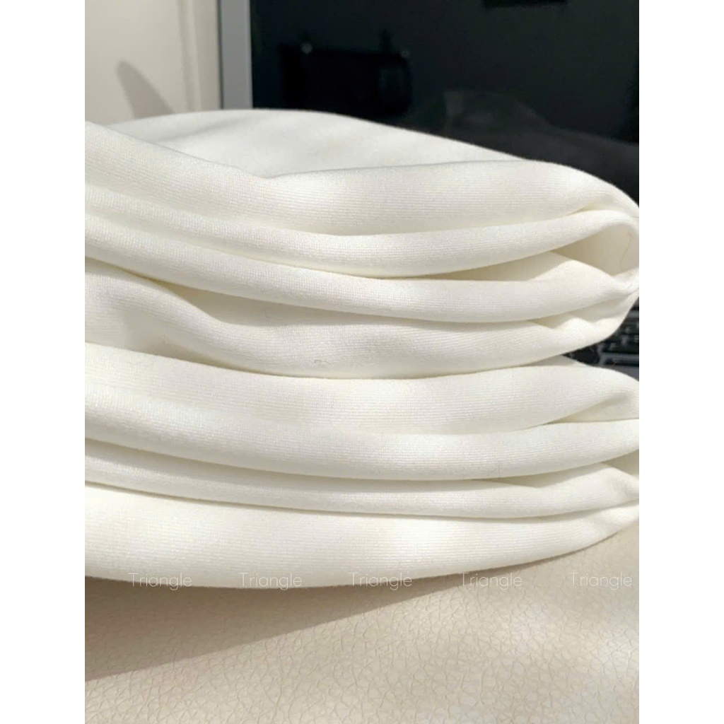 Triangle - Warm White Shirt (Giá thanh lý, không hoàn hàng) Áo thun chần bông màu trắng phối ren đơn giản