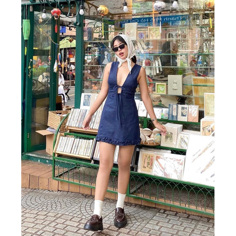 Đầm sơmi xẻ ngực với thiết kế năng động kèm cột nơ và dây kéo xinh xắn - GemBoutique - Somi Dress