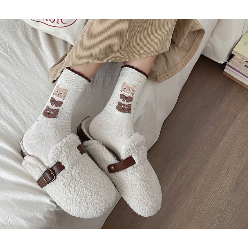 Vớ Tất Icon Mèo 4 mẫu cao cổ phong cách trẻ trung, năng động.