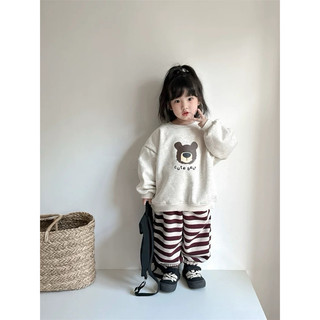 Áo nỉ cho bé Batala Kids, Áo SWEATER nỉ bông cho bé trai bé gái GHI XÁM in hình chú MẶT GẤU NÂU thu đông 2024