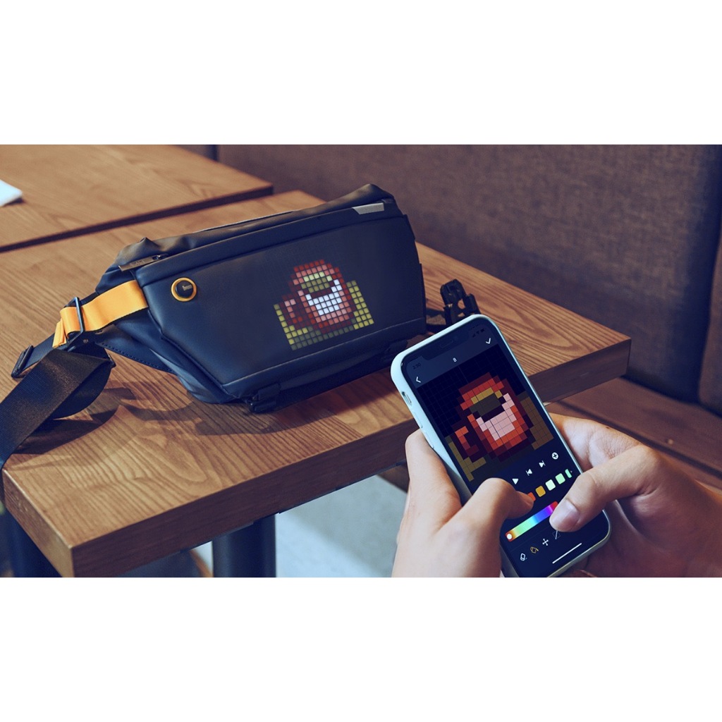 Ảnh Túi đeo chéo nam nữ Divoom Pixoo Slingbag hiển thị màn hình Led, tích hợp app Divoom, chống thấm nước 1