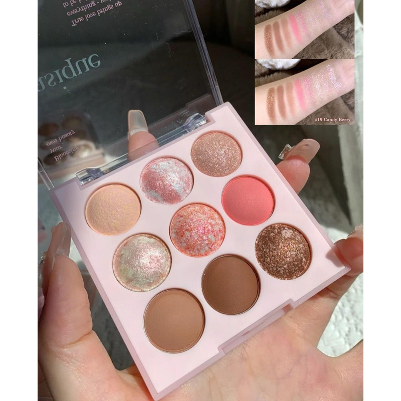 Bảng mắt sáp 9 ô nhà Dasique tông 19 Candy Berry. 1 bảng màu bao gồm các tông màu cam hồng trẻ trung năng động.