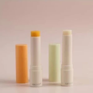 Son dưỡng gấc dưỡng dừa Escoco chống nứt mẻ và làm mềm môi, với chiết xuất từ 100% từ dầu gấc và dầu dừa thiên nhiên