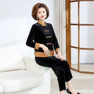 Bộ nhung dài tay cổ tàu phối màu độc đáo giúp các mẹ, các bà tự tin khi diện SP22