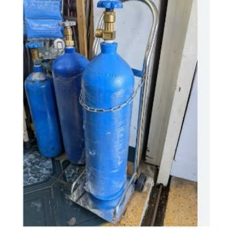 Xe đẩy bình oxy 2 khối, xe kéo bình oxy 2 khối thiết kế bánh xe và giá đỡ chắc chắn giúp dễ di chuyển