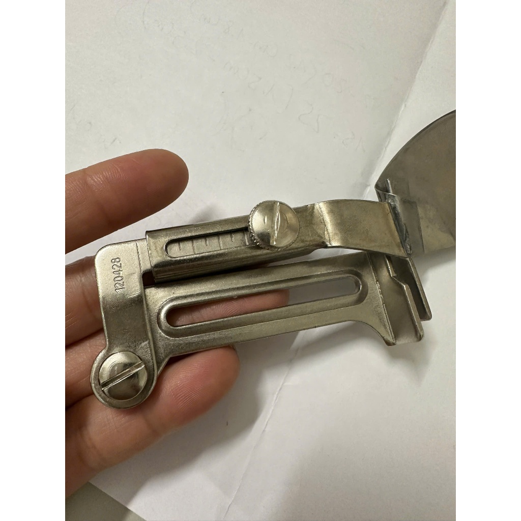 Cữ May Lai Gấp 1 Lần - Cữ Cuốn Xõa 226 Điều Chỉnh 0.6mm-25mm - Máy May 1 Kim (Tặng Ốc Bắt Cữ)