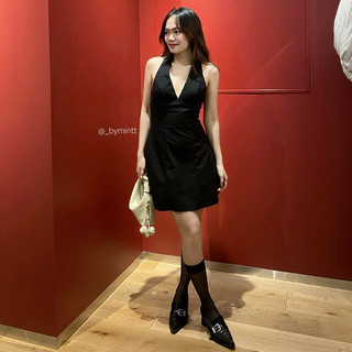 Đầm linen cổ yếm trơn có mút phong cách basic, sang chảnh | LOLY DRESS | ByMintt