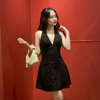 Đầm linen cổ yếm trơn có mút phong cách basic, sang chảnh | LOLY DRESS | ByMintt