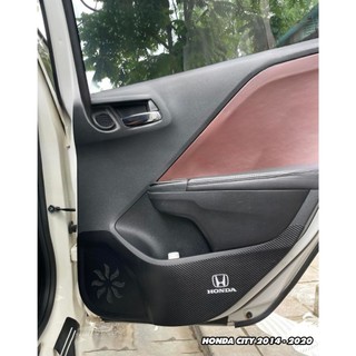 Bộ Dán Chống Xước Tapli Cửa Xe Honda City - Viền Vân Da Carbon Cao Cấp( tặng 1 bộ gương cầu lồi)